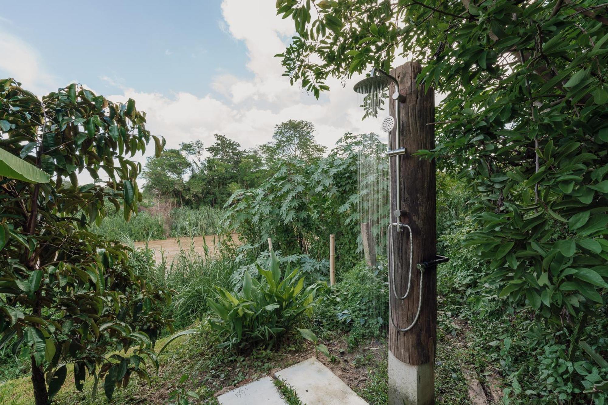 8Th Wonder - Chiang Mai Bed and Breakfast Mae Rim Exteriör bild